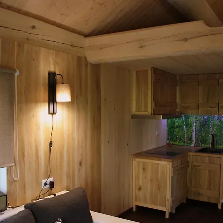 אתר קמפינג Pedaja Puhketalu